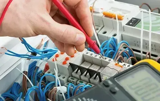 Professional electrician in Whitton